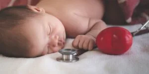 ثقب القلب عند الاطفال حديثي الولادة