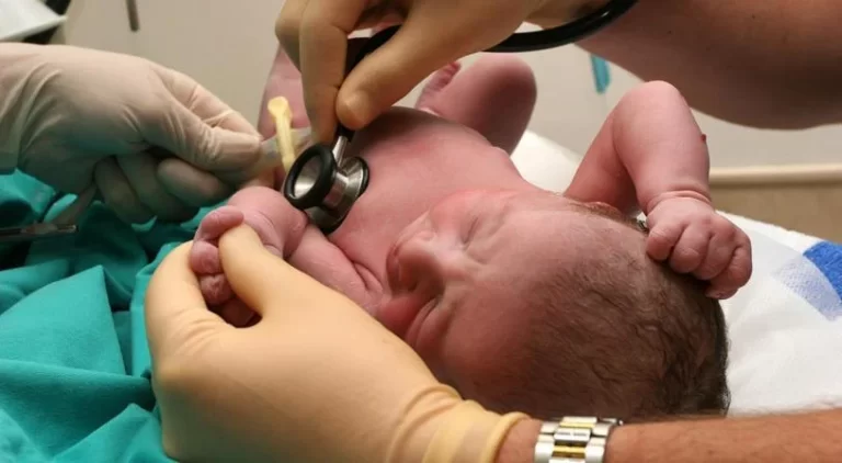 ما هي عيوب القلب الخلقية لدى الأطفال 5 ما هي عيوب القلب الخلقية لدى الأطفال